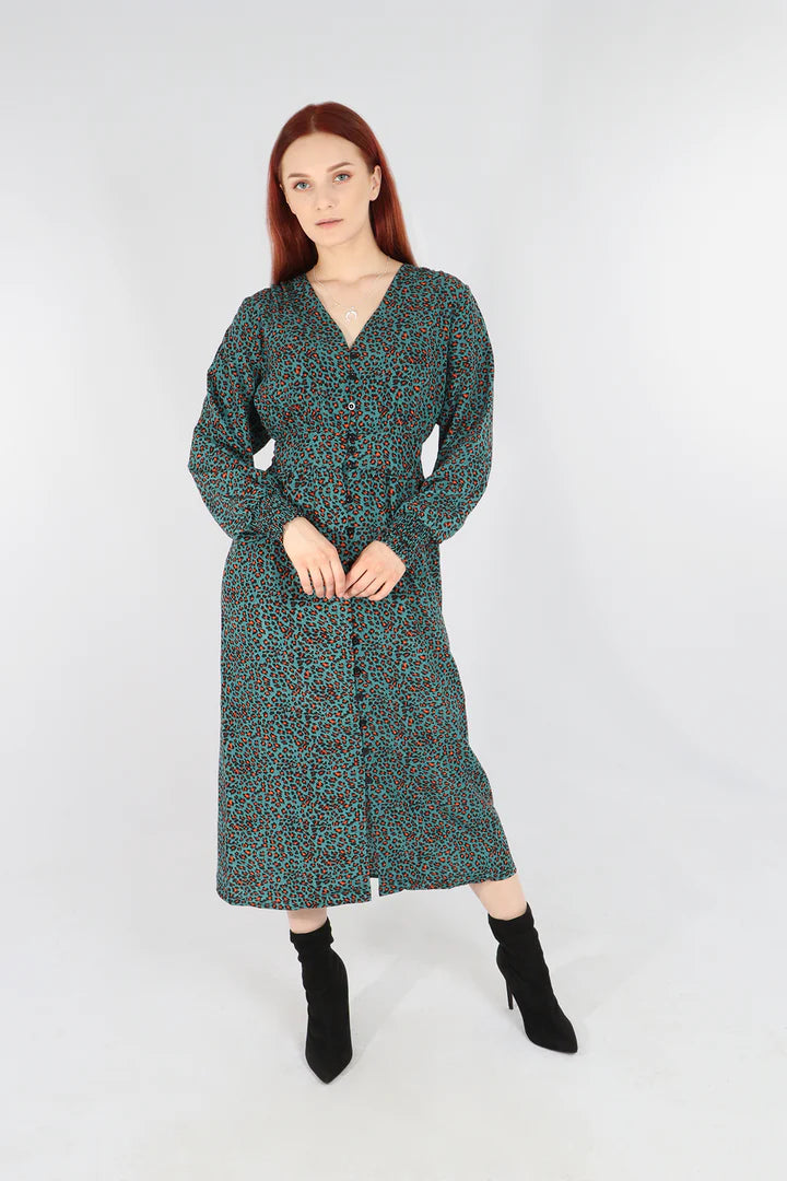Miss Shorthair Small Leopard Print V-Neck Fitted Button Down Dress