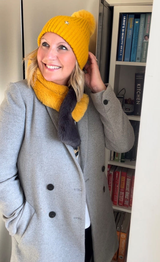 Miss Shorthair Faux Fur Tuck Through Scarf